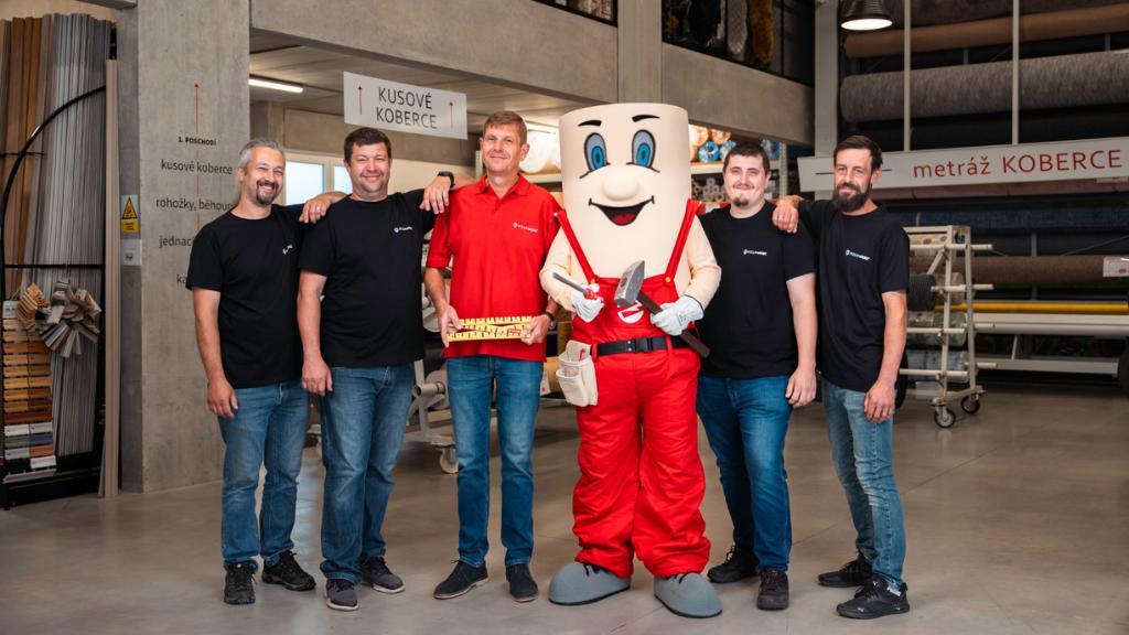 Montážní tým pohromadě